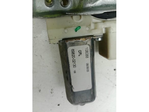 6982002120 ELEVALUNAS PUERTA LAT DEL IZQ TOYOTA COROLLA (_E12_)|Desguaces La Cabaña