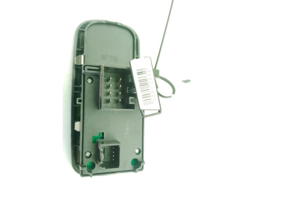   MANDO ELEVALUNAS PUERTA LAT DEL IZQ FORD FIESTA VI|Desguaces La Cabaña