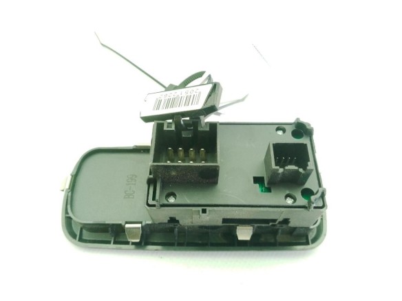   MANDO ELEVALUNAS PUERTA LAT DEL IZQ FORD FIESTA VI|Desguaces La Cabaña