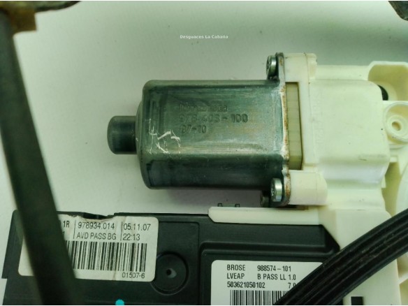 807000002R, 978408100 ELEVALUNAS PUERTA LAT DEL DER RENAULT LAGUNA III (BT0/1)|Desguaces La Cabaña