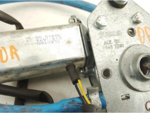 99487780 ELEVALUNAS PUERTA LAT DEL DER IVECO EuroCargo I-III|Desguaces La Cabaña