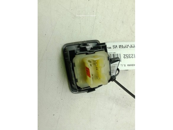 254110431R MANDO ELEVALUNAS PUERTA LAT DEL IZQ DACIA LODGY|Desguaces La Cabaña