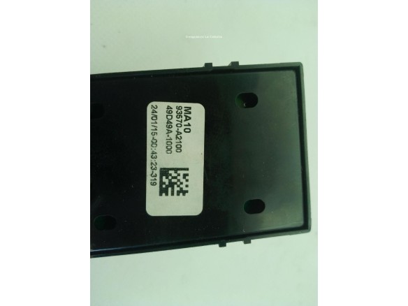 93580A2010WK, 93570A2100 MANDO ELEVALUNAS PUERTA LAT DEL IZQ KIA CEE'D (JD)|Desguaces La Cabaña