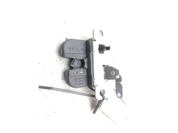 8L6827505A CERRADURA PORTON / TAPA MALETA SEAT IBIZA III (6L1)|Desguaces La Cabaña