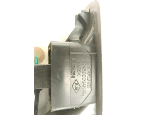 MANDO ELEVALUNAS PUERTA LAT TRA IZQ RENAULT MEGANE III Fastback (BZ0_)|Desguaces La Cabaña