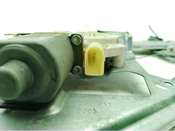 A9067200046, A0068205442 ELEVALUNAS PUERTA LAT DEL IZQ MERCEDES BENZ SPRINTER 3,5-t Autobús (906)|Desguaces La Cabaña