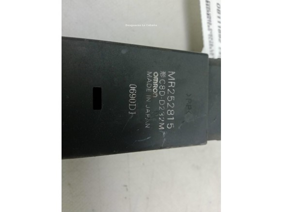   MANDO ELEVALUNAS PUERTA LAT DEL IZQ MITSUBISHI MONTERO   (V3_W, V2_W, V4_W)|Desguaces La Cabaña