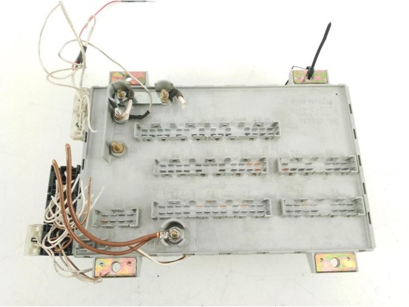 81254446060 CAJA FUSIBLES EXTERIOR (BSM) MAN L 2000|Desguaces La Cabaña