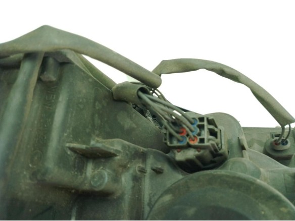 31111187 FARO DERECHO VOLVO XC90 I (275)|Desguaces La Cabaña