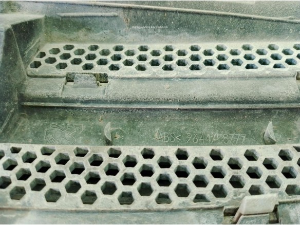 7804N1 REJILLA / CALANDRA PEUGEOT PARTNER ORIGIN Combispace (5F)|Desguaces La Cabaña