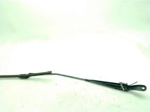 1608393380, 9673292080 BRAZO LIMPIAPARABRISAS DEL DER PEUGEOT 2008|Desguaces La Cabaña