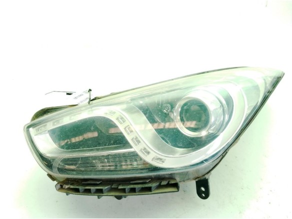 921023Z300 FARO DERECHO HYUNDAI i40 (VF)|Desguaces La Cabaña
