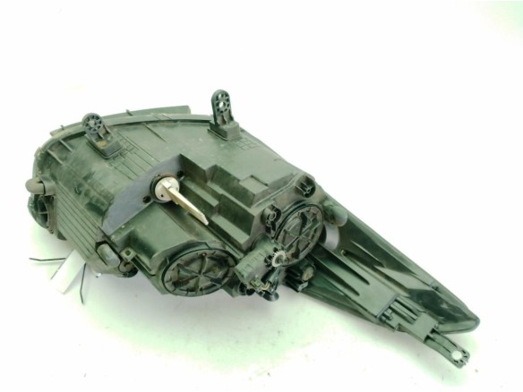 921023Z300 FARO DERECHO HYUNDAI i40 (VF)|Desguaces La Cabaña