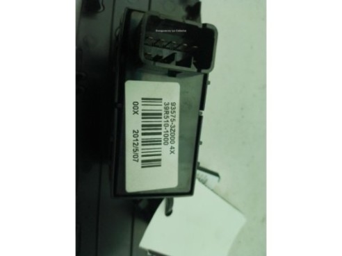 935763Z000, 935753Z000 MANDO ELEVALUNAS PUERTA LAT DEL DER HYUNDAI i40 (VF)|Desguaces La Cabaña