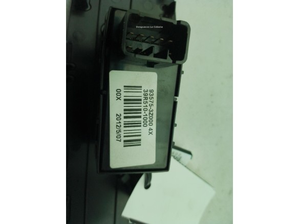 935763Z000, 935753Z000 MANDO ELEVALUNAS PUERTA LAT DEL DER HYUNDAI i40 (VF)|Desguaces La Cabaña