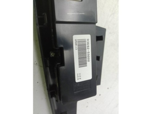   MANDO ELEVALUNAS PUERTA LAT DEL DER HYUNDAI H350 Furgón|Desguaces La Cabaña