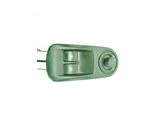 8200057319 MANDO ELEVALUNAS PUERTA LAT DEL IZQ RENAULT TRAFIC II Furgón (FL)|Desguaces La Cabaña