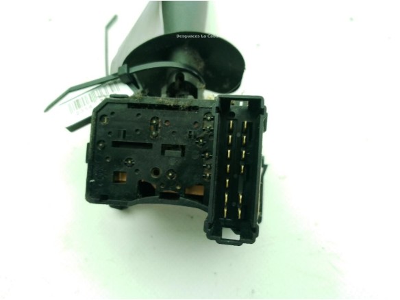 7701050685, 8200070265 MANDO LIMPIAPARABRISAS RENAULT TRAFIC II Furgón (FL)|Desguaces La Cabaña