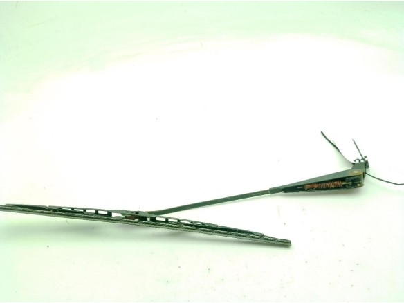   BRAZO LIMPIAPARABRISAS DEL DER IVECO DAILY II Furgón/ranchera familiar|Desguaces La Cabaña