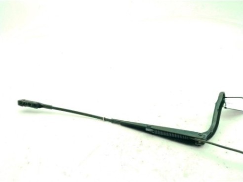 A0018205944, A9068200644 BRAZO LIMPIAPARABRISAS DEL DER MERCEDES BENZ SPRINTER 3-t Furgón (906)|Desguaces La Cabaña