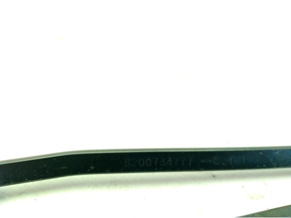 288862244R, 8200734777 BRAZO LIMPIAPARABRISAS DEL DER RENAULT MASTER III Furgón (FV)|Desguaces La Cabaña