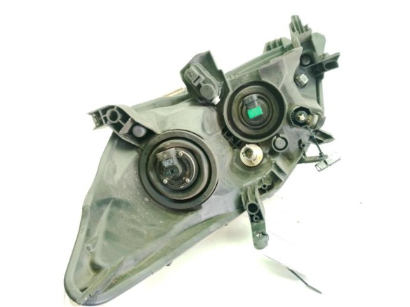 8113002470, 8111002A40 FARO DERECHO TOYOTA AURIS (_E15_)|Desguaces La Cabaña