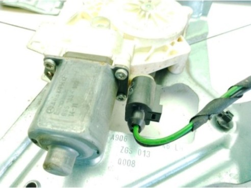 A9067200046, A0068205442 ELEVALUNAS PUERTA LAT DEL IZQ MERCEDES BENZ SPRINTER 3-t Furgón (906)|Desguaces La Cabaña