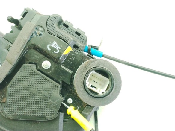 6905005050 CERRADURA PUERTA LAT TRA DER TOYOTA AURIS (_E18_)|Desguaces La Cabaña