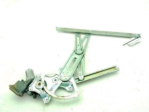 6982002490, 857200240B ELEVALUNAS PUERTA LAT DEL IZQ TOYOTA AURIS (_E18_)|Desguaces La Cabaña