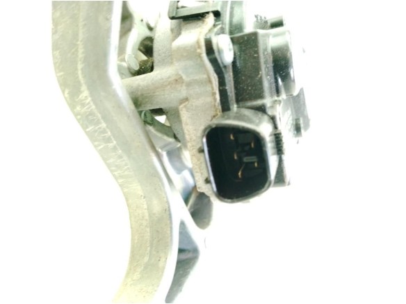 8511002340 MOTOR LIMPIAPARABRISAS DEL TOYOTA AURIS (_E18_)|Desguaces La Cabaña