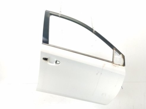 8531502490 BOTE LIMPIAPARABRISAS TOYOTA AURIS (_E18_)|Desguaces La Cabaña 2