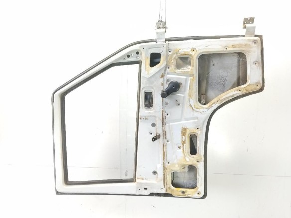   PUERTA LAT DEL IZQ MERCEDES BENZ 100 Furgón (631)|Desguaces La Cabaña