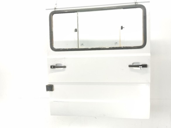   PUERTA LAT TRA DER MERCEDES BENZ 100 Furgón (631)|Desguaces La Cabaña