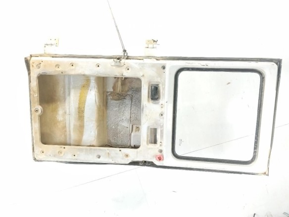   PUERTA TRA DER CARGA MERCEDES BENZ 100 Furgón (631)|Desguaces La Cabaña