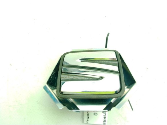 5F0827565D MANILLA PORTON / TAPA MALETA EXT SEAT LEON (5F1)|Desguaces La Cabaña