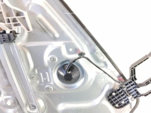 834811P030 ELEVALUNAS PUERTA LAT TRA DER KIA VENGA (YN)|Desguaces La Cabaña