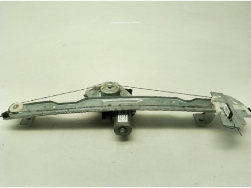 BRAZO LIMPIAPARABRISAS DEL DER DACIA DUSTER|Desguaces La Cabaña 2