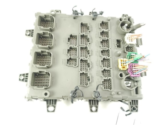 5010590677 G00 CAJA FUSIBLES INTERIOR (BSI) RENAULT Midlum|Desguaces La Cabaña