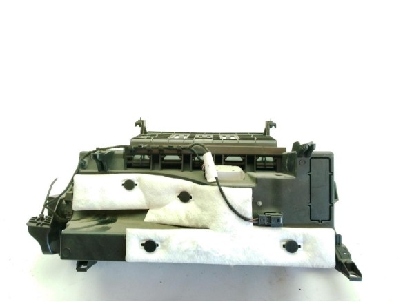 A17768009058T92, 17768009059051 GUANTERA INFERIOR DER MERCEDES BENZ CLASE A (W177)|Desguaces La Cabaña