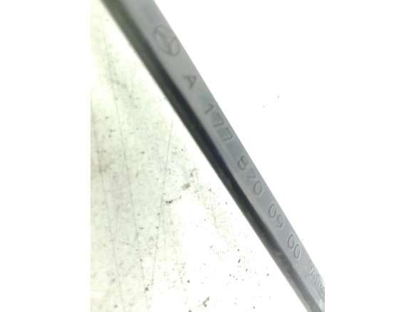 A1778200900 BRAZO LIMPIAPARABRISAS DEL DER MERCEDES BENZ CLASE A (W177)|Desguaces La Cabaña