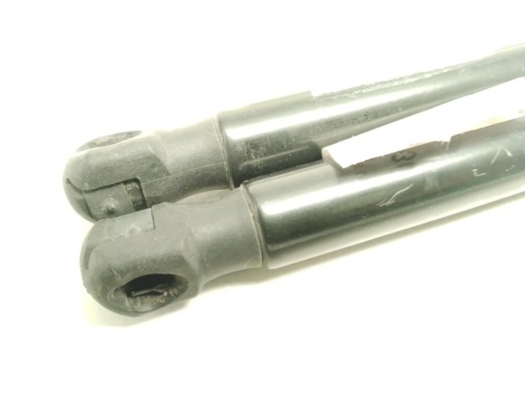 904520004R AMORTIGUADOR PORTON / TAPA MALETA DACIA DUSTER|Desguaces La Cabaña