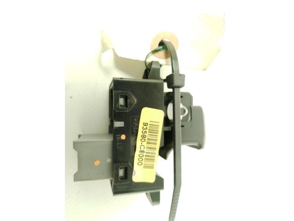 93580C8000 MANDO ELEVALUNAS PUERTA LAT DEL DER HYUNDAI i20 (GB)|Desguaces La Cabaña