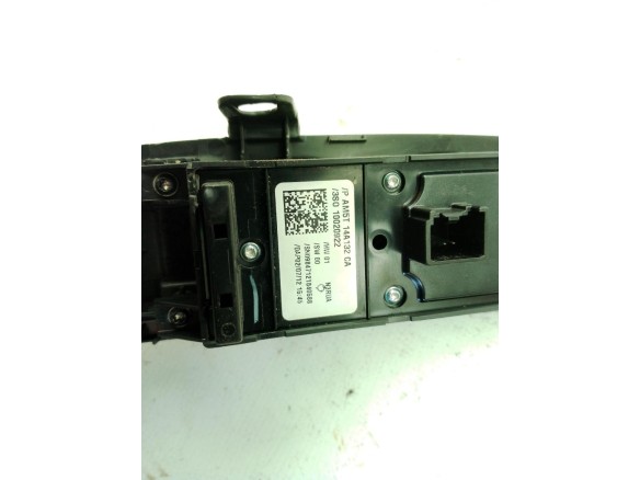 2029540 MANDO ELEVALUNAS PUERTA LAT DEL IZQ FORD FOCUS III|Desguaces La Cabaña