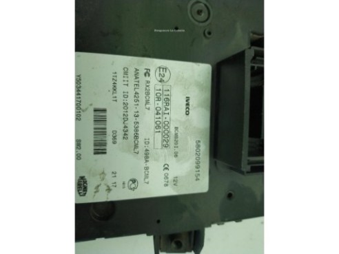 5802099154 CAJA FUSIBLES INTERIOR (BSI) IVECO DAILY VI Furgón|Desguaces La Cabaña