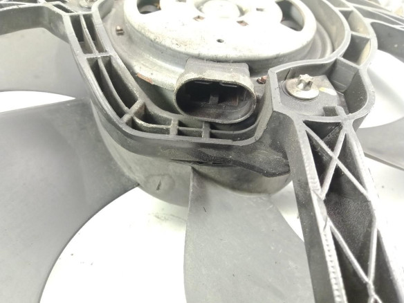8200957330 ELECTROVENTILADOR NISSAN PRIMASTAR Furgón (X83) |Desguaces La Cabaña