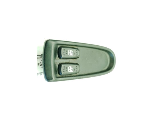   MANDO ELEVALUNAS PUERTA LAT DEL IZQ IVECO DAILY IV Caja/Chasis|Desguaces La Cabaña