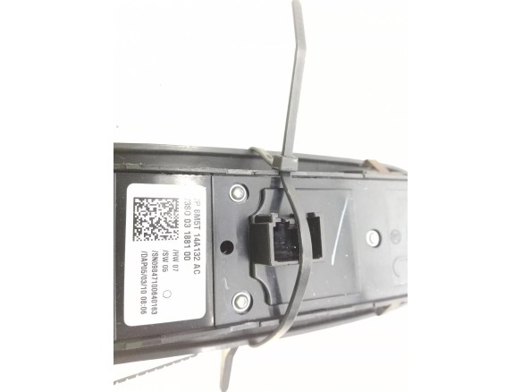 1547152 MANDO ELEVALUNAS PUERTA LAT DEL IZQ FORD KUGA I|Desguaces La Cabaña