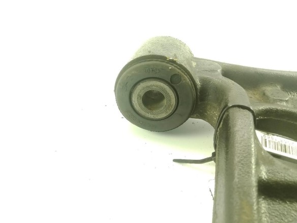 BRAZO SUSPENSION DEL DER INF RENAULT MASTER III Furgón (FV) |Desguaces La Cabaña