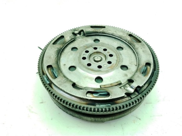 076105266C VOLANTE MOTOR VW CRAFTER 30-50 Furgón (2E_)|Desguaces La Cabaña