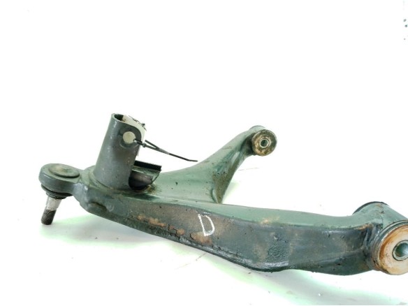   BRAZO SUSPENSION DEL DER INF IVECO DAILY VI Furgón|Desguaces La Cabaña